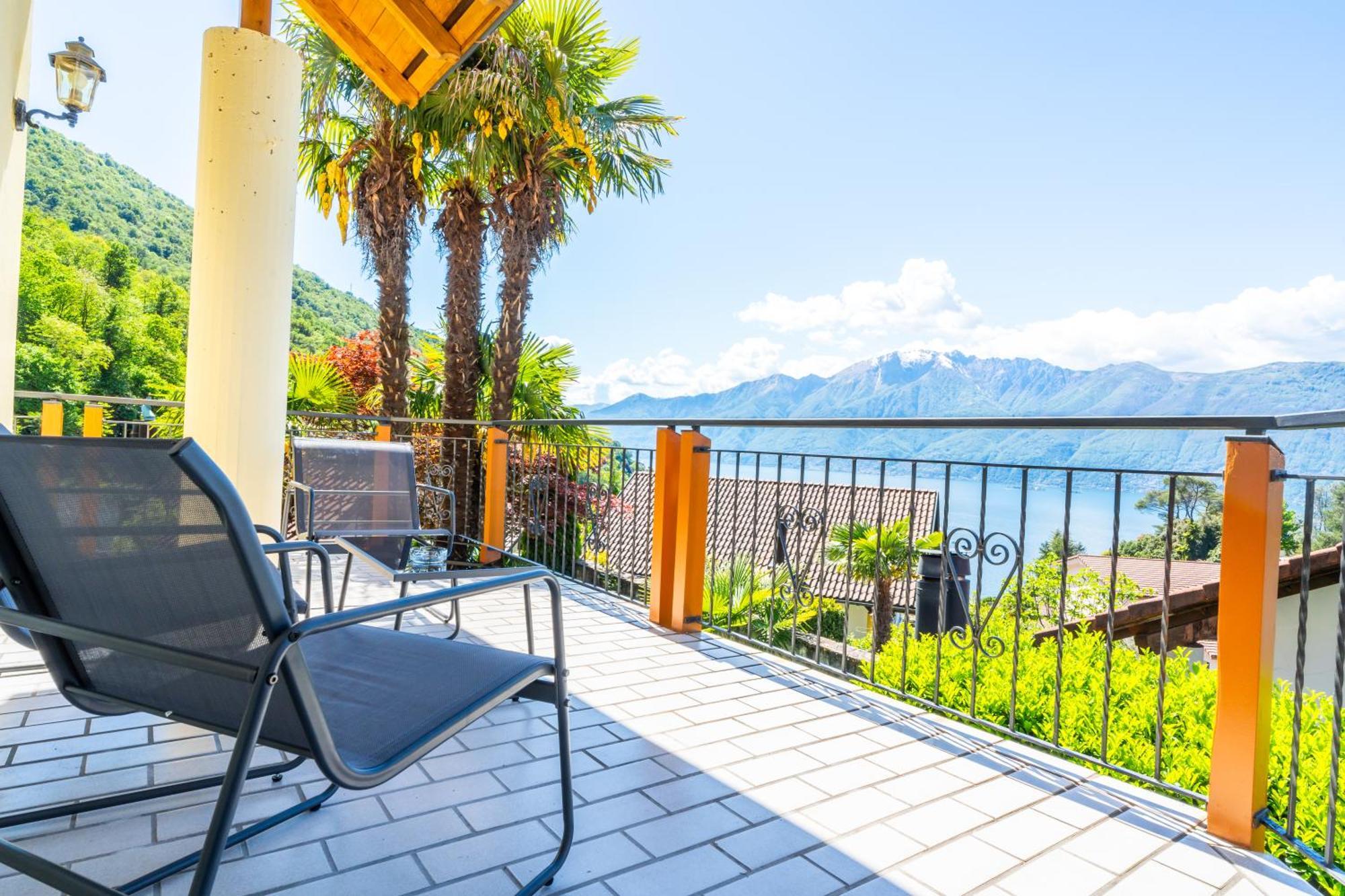 Schoene Wohnung An Toplage Mit Gratis Parkplatz! Gambarogno Exterior foto